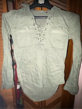 SO criss cross tie top.
